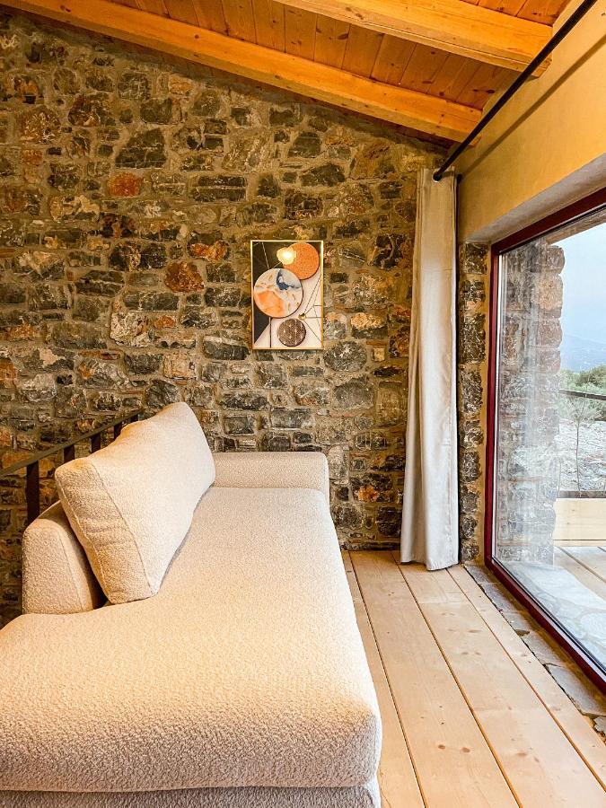 Modern Stone Villas With Swimming Pool Alivérion Exterior foto